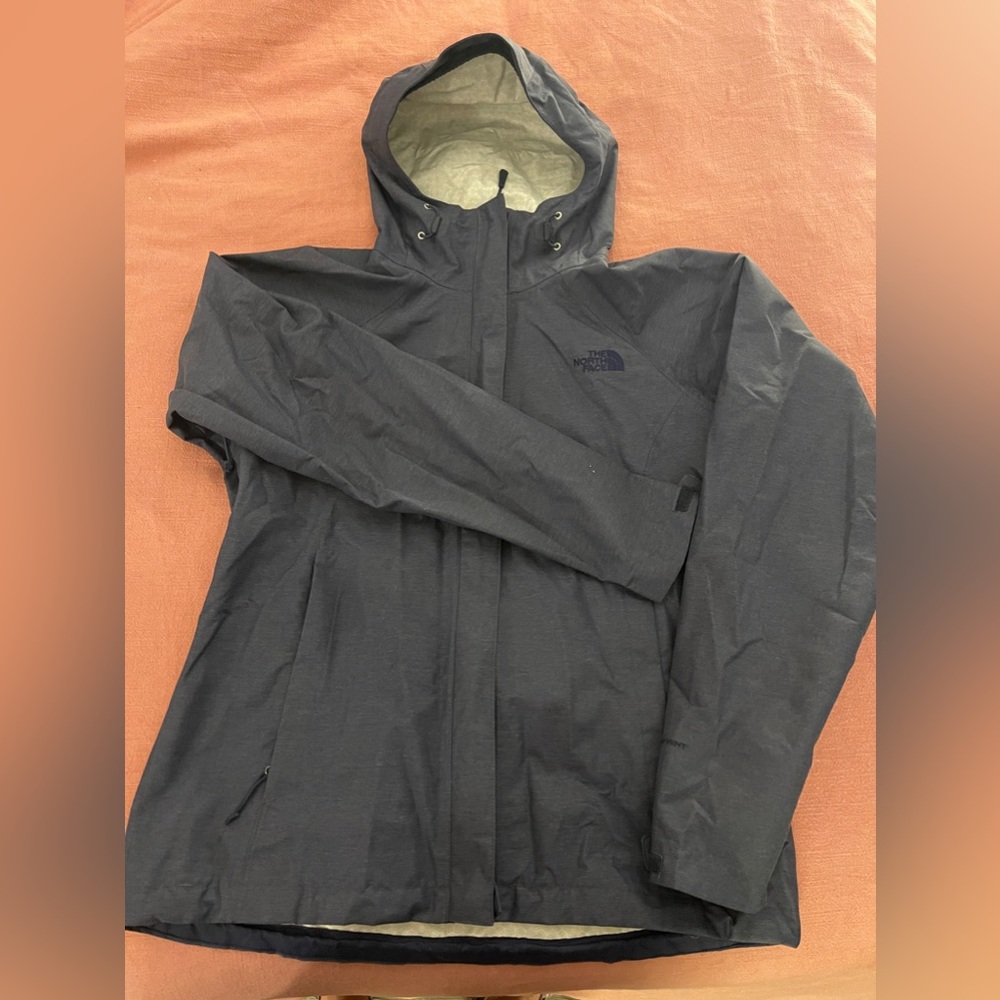 Hooded Northface women’s jacket